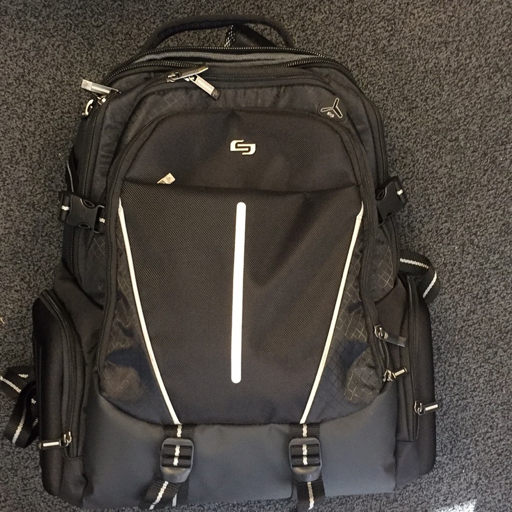 Solo laptop backpack